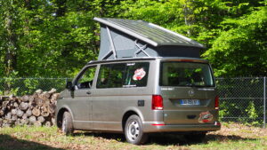 Louer un van aménagé moderne avant d'acheter est-ce une bonne idée sur Bordeaux ?